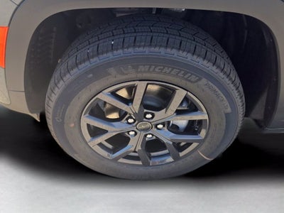 2027 Jeep Grand Cherokee Laredo Altitude
