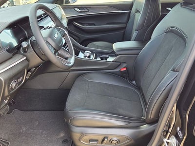 2026 Jeep Grand Cherokee Altitude