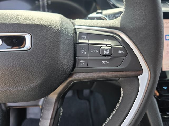 2026 Jeep Grand Cherokee Laredo Altitude