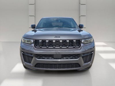2026 Jeep Grand Cherokee Laredo Altitude