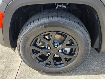 2026 Jeep Grand Cherokee Laredo Altitude