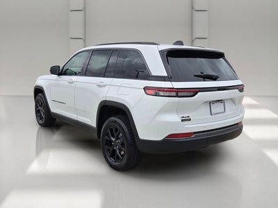 2026 Jeep Grand Cherokee Laredo Altitude