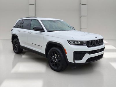 2026 Jeep Grand Cherokee Laredo Altitude