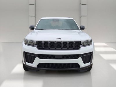 2026 Jeep Grand Cherokee Laredo Altitude