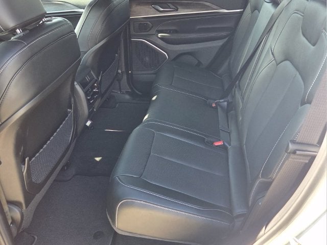 2027 Jeep Grand Cherokee Limited Reserve