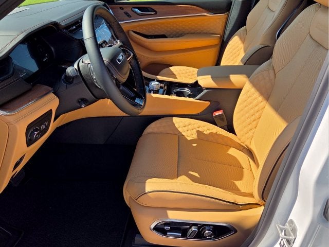 2027 Jeep Grand Cherokee Summit