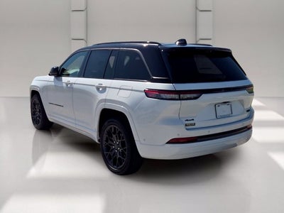 2027 Jeep Grand Cherokee Summit