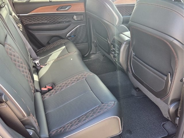 2027 Jeep Grand Cherokee Summit