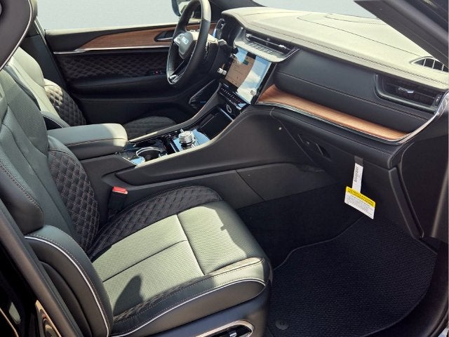 2027 Jeep Grand Cherokee Summit
