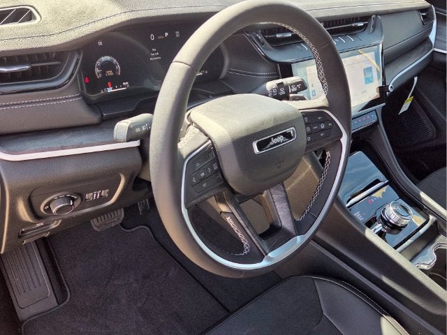 2027 Jeep Grand Cherokee L Laredo Altitude