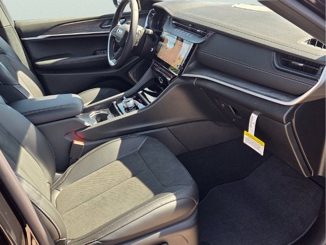 2027 Jeep Grand Cherokee L Laredo Altitude
