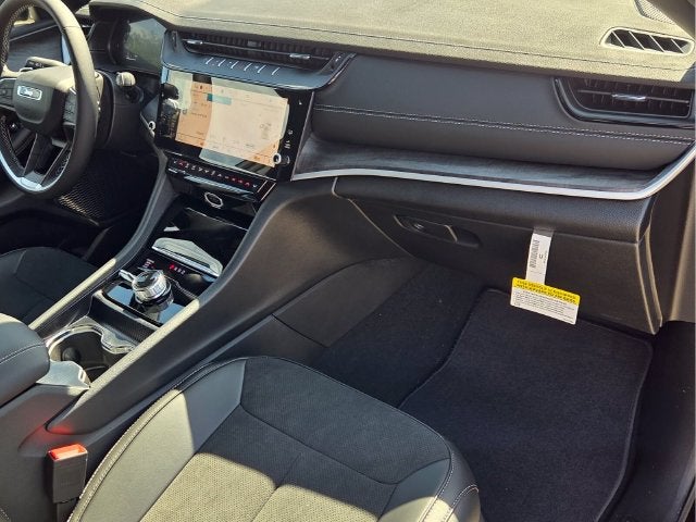 2027 Jeep Grand Cherokee L Laredo Altitude