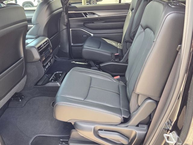 2026 Jeep Grand Wagoneer Base