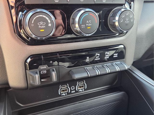 2027 RAM 1500 Big Horn/Lone Star