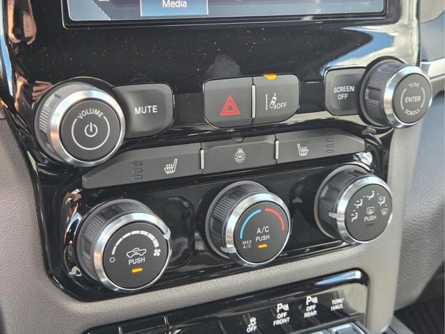 2027 RAM 1500 Big Horn/Lone Star