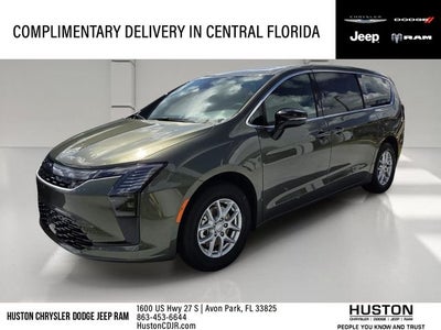 2027 Chrysler Pacifica Select