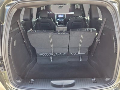 2027 Chrysler Pacifica Select