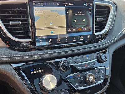 2027 Chrysler Pacifica Limited