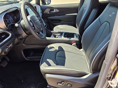 2027 Chrysler Pacifica Limited