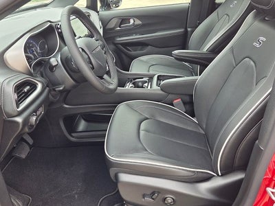 2027 Chrysler Pacifica Limited