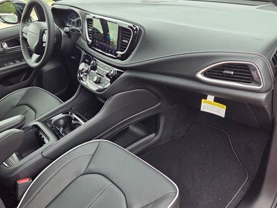 2027 Chrysler Pacifica Limited