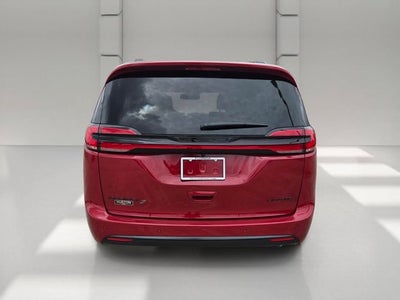 2027 Chrysler Pacifica Limited