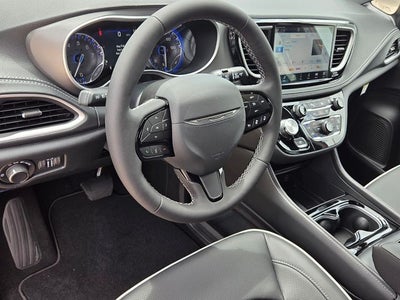 2027 Chrysler Pacifica Limited