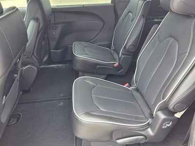 2027 Chrysler Pacifica Limited