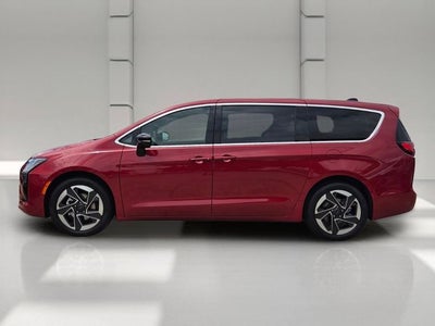 2027 Chrysler Pacifica Limited