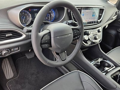 2027 Chrysler Pacifica Limited