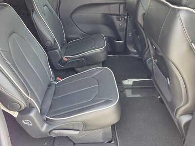 2027 Chrysler Pacifica Limited