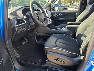 2027 Chrysler Pacifica Limited