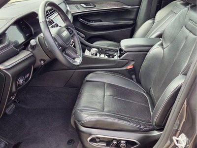 2022 Jeep Grand Cherokee Overland 4x2