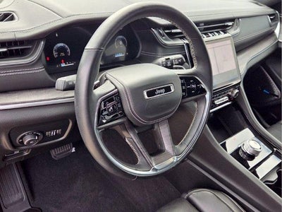 2022 Jeep Grand Cherokee Overland 4x2