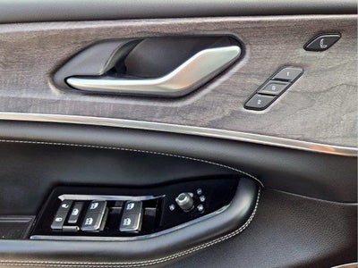2022 Jeep Grand Cherokee Overland 4x2