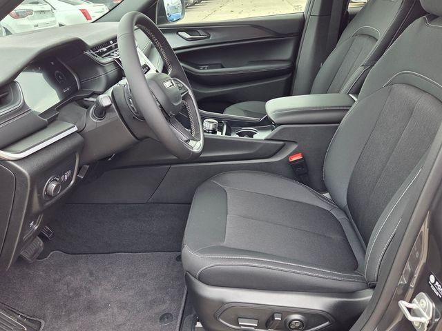 2026 Jeep Grand Cherokee Laredo 4x4
