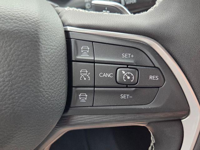 2026 Jeep Grand Cherokee Laredo 4x4