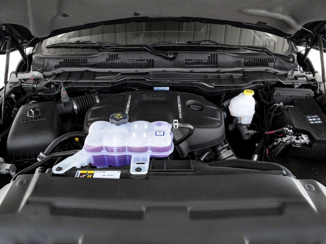 2017 RAM 1500 Laramie 4x2 Crew Cab 5'7" Box