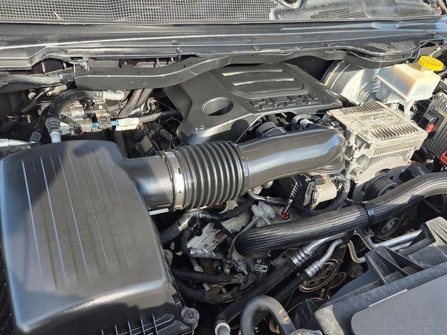 2019 RAM 1500 Laramie 4x4 Crew Cab 5'7" Box