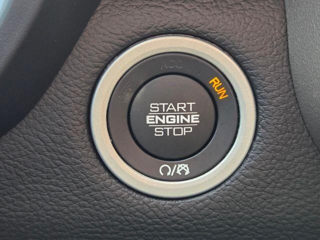 2019 RAM 1500 Laramie 4x4 Crew Cab 5'7" Box