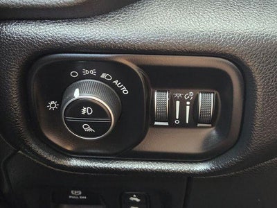 2019 RAM 1500 Laramie 4x4 Crew Cab 5'7" Box