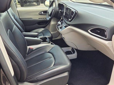 2023 Chrysler Pacifica Touring L FWD