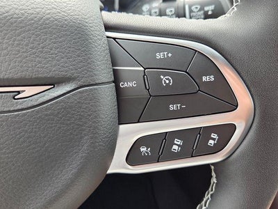 2027 Chrysler Pacifica Select FWD