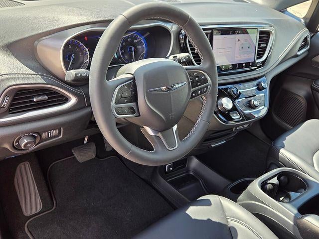 2025 Chrysler Pacifica Select FWD