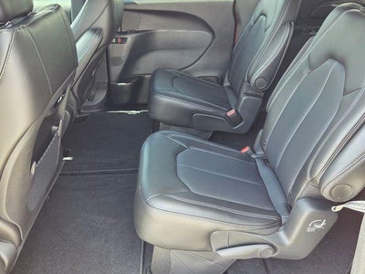 2025 Chrysler Pacifica Select FWD