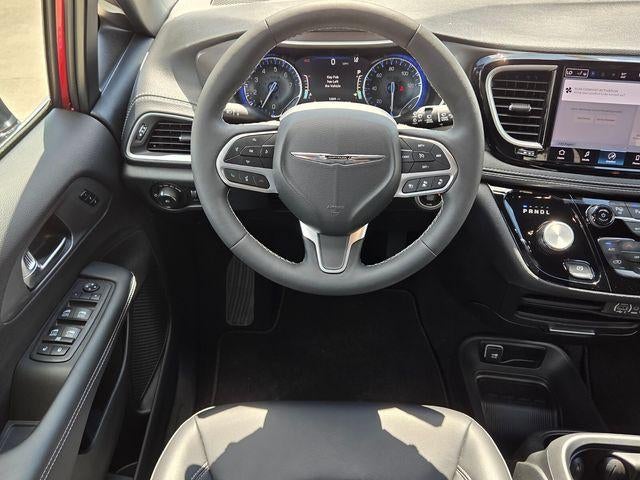 2025 Chrysler Pacifica Select FWD