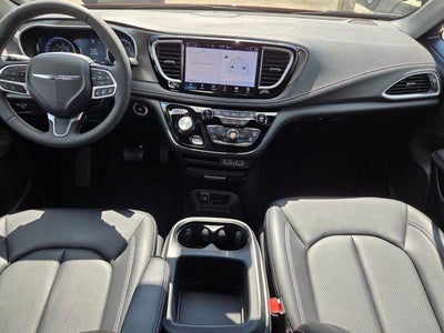 2025 Chrysler Pacifica Select FWD