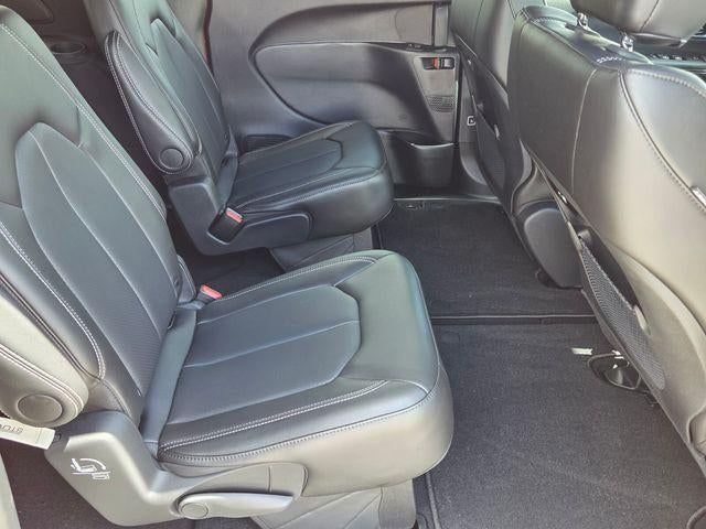 2025 Chrysler Pacifica Select FWD