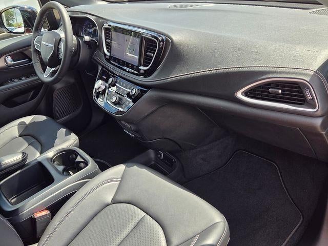 2025 Chrysler Pacifica Select FWD