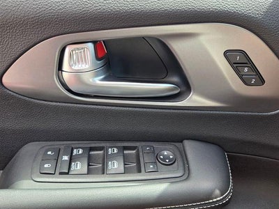 2025 Chrysler Pacifica Select FWD